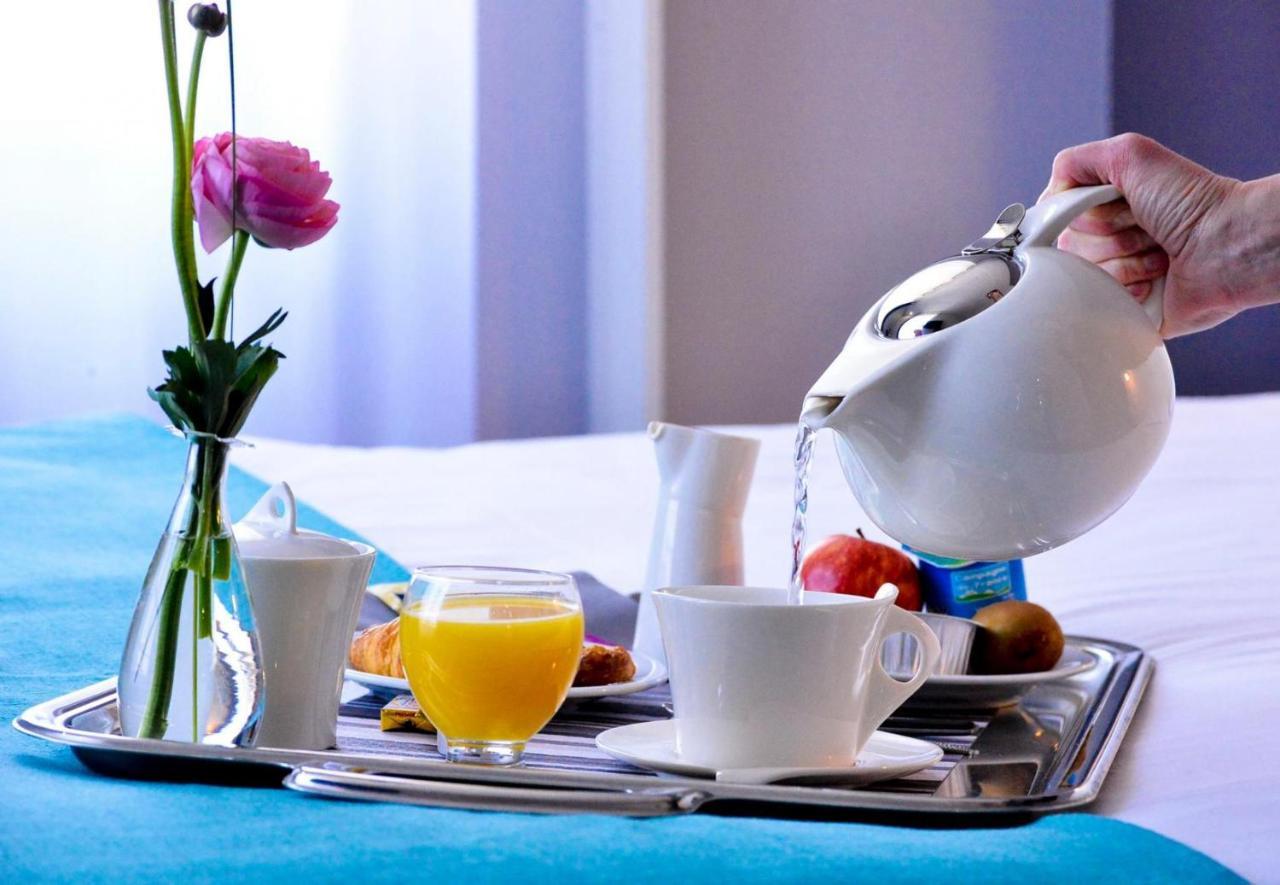 Hotel Le Comty Feurs المظهر الخارجي الصورة