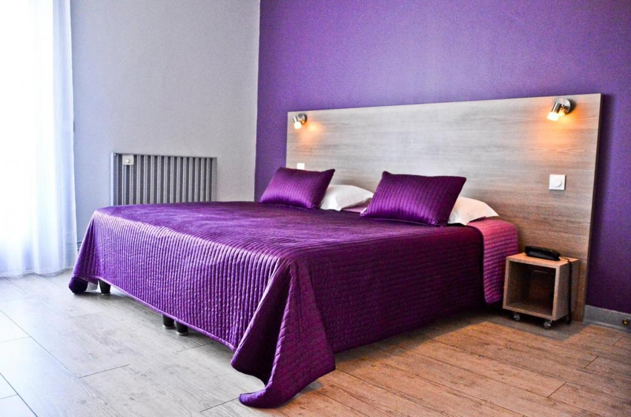 Hotel Le Comty Feurs المظهر الخارجي الصورة