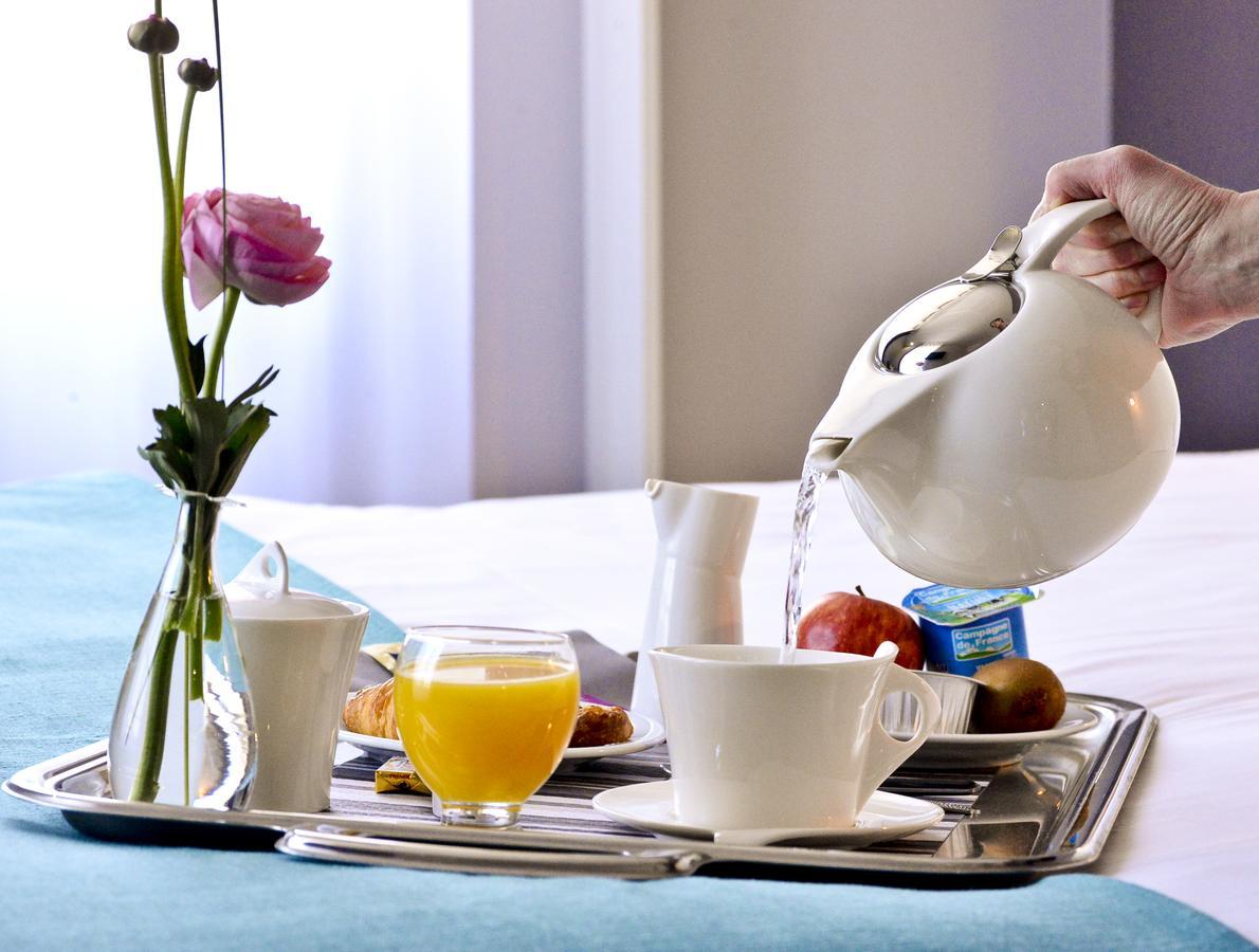 Hotel Le Comty Feurs المظهر الخارجي الصورة