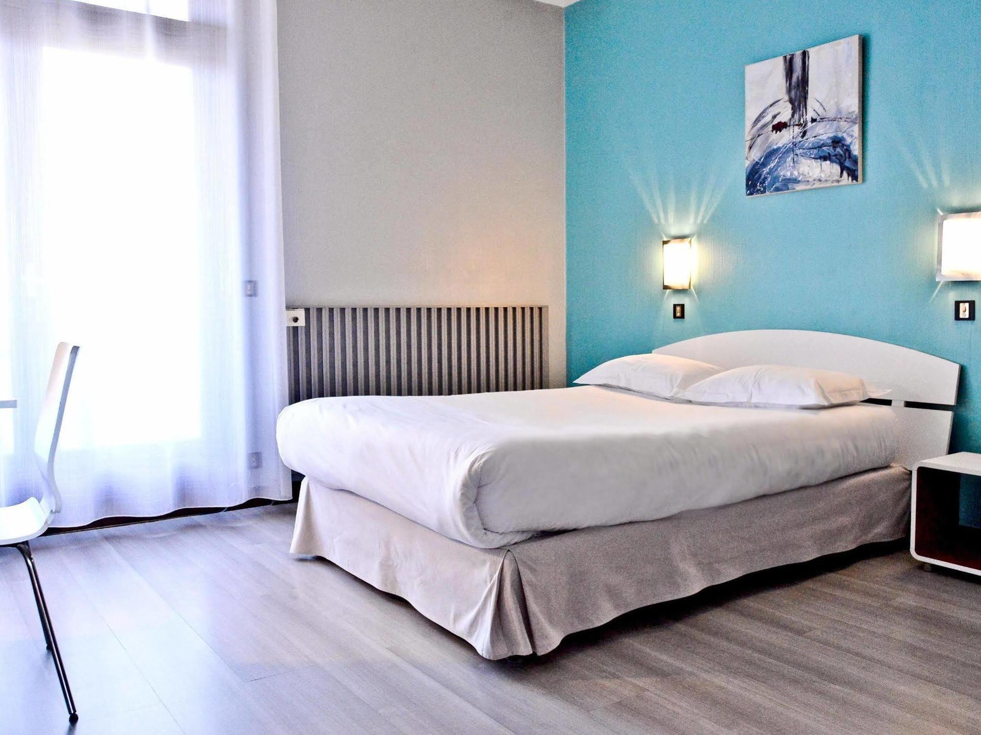 Hotel Le Comty Feurs المظهر الخارجي الصورة